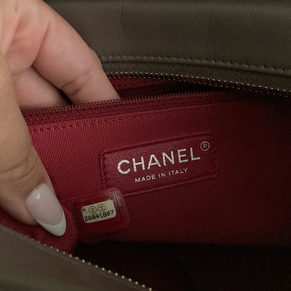 Chanel Gabrielle Hobo Medium Grey - Picture 15 of 16